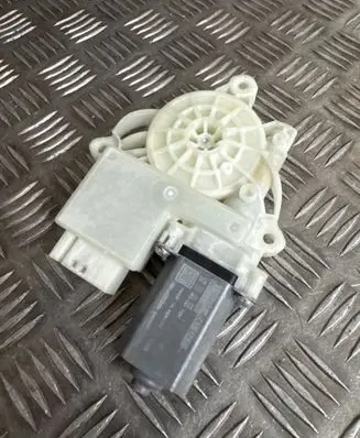 BMW X7 G07 Rear door window regulator motor 9450071 E02689105
