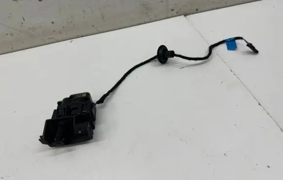 Fuel tank cap lock