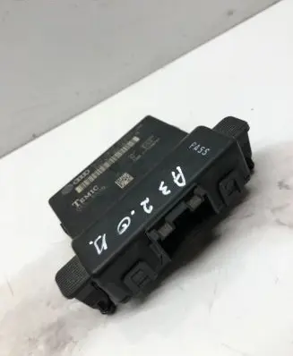 Audi A3 S3 8P Gateway control module 1K0907530D 1K0907951