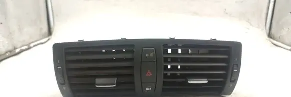 BMW 1 E81 E87 Dash center air vent grill 7059189