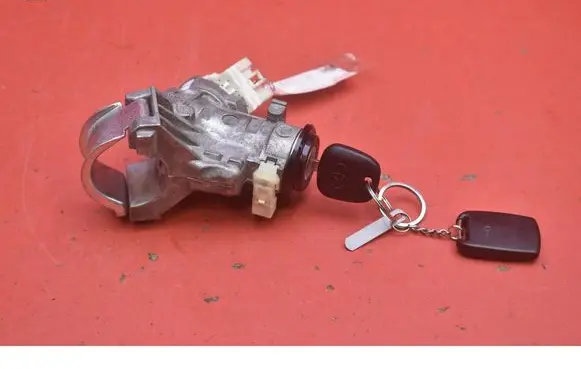 Toyota Yaris Ignition lock 450200D04