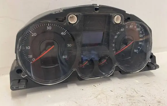 Volkswagen PASSAT B6 Speedometer (instrument cluster) 3C0920960A V0013000