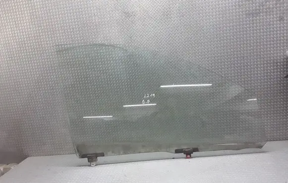 Toyota Yaris Front door window glass four-door