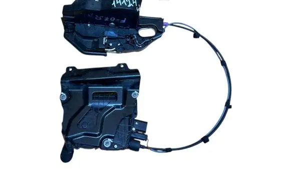 BMW 5 GT F07 Front door lock 7149436 4122310200 A053702