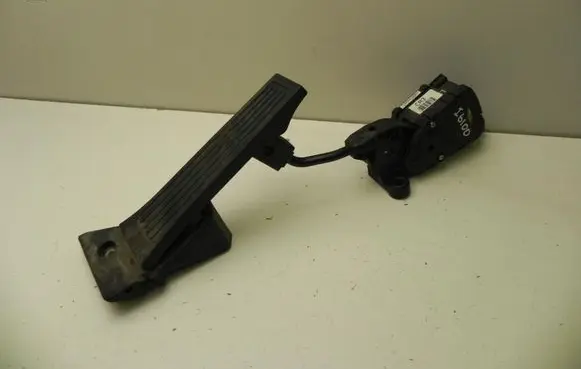 KIA Sportage Accelerator throttle pedal 327272S000 I6100