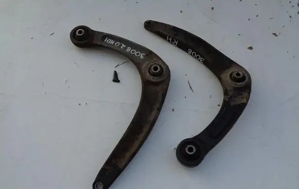 Peugeot 3008 I Front lower control arm/wishbone