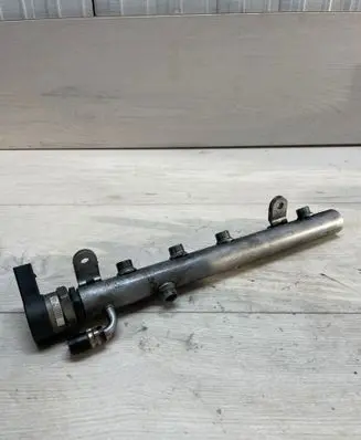Mercedes-Benz R W251 Fuel main line pipe A6420700405