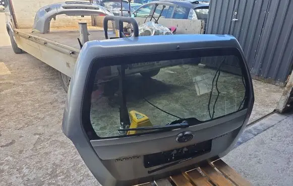 Subaru Forester SG Tailgate/trunk/boot lid