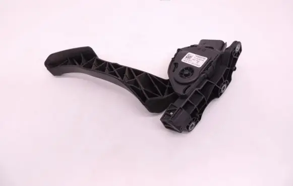 Volvo S60 Accelerator throttle pedal 31329059 D240