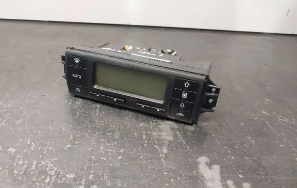 Seat Leon (1M) Climate control/heater control trim 1M0820043E 5HB0079810