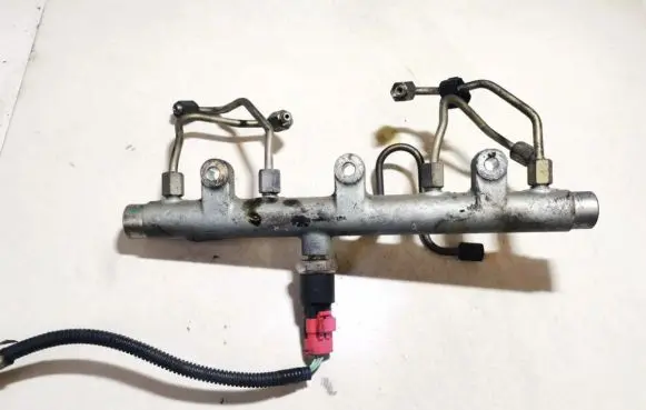 Citroen Xsara Picasso Fuel main line pipe 0445214019 039414