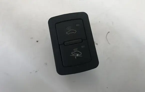 Audi A3 S3 8P Alarm switch 8P0962109