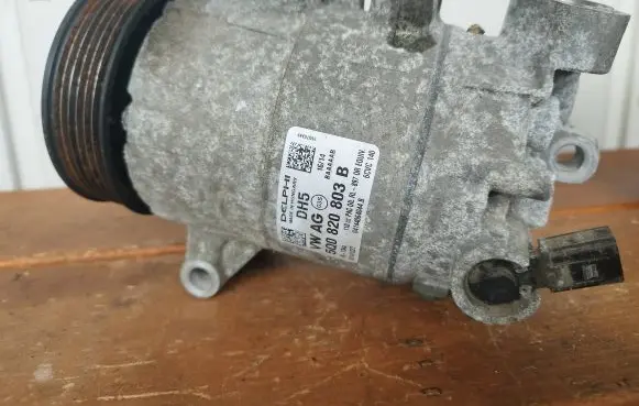 Volkswagen Polo V 6R Air conditioning (A/C) compressor (pump) 5Q0820803B