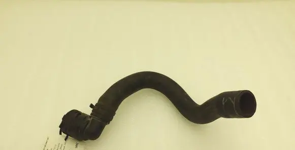 Volkswagen PASSAT B7 Engine coolant pipe/hose 3AA122073A
