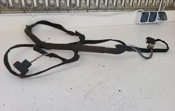 Opel Vivaro Loading door wiring loom 8200134783 15F4