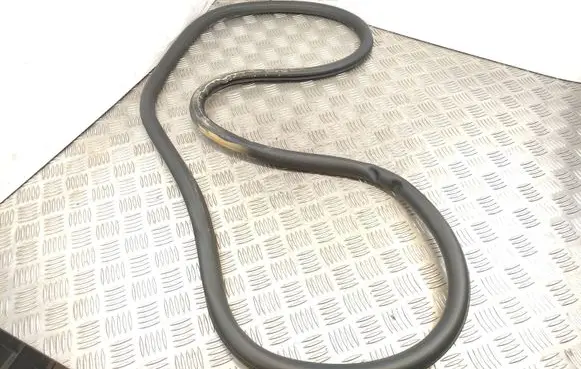 Citroen C4 III e-C4 Rear door rubber seal (on body) 93333190