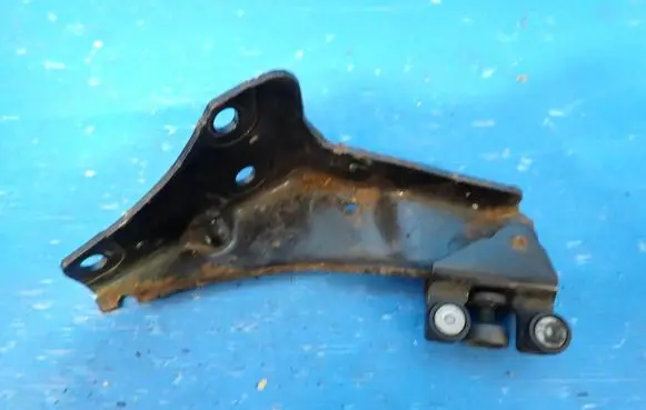 Citroen Berlingo Rear door lower hinge 9680486780