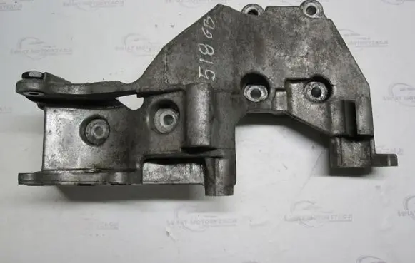 Hyundai Santa Fe Generator/alternator bracket 518GB