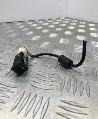 BMW 5 F10 F11 USB socket connector 9167196