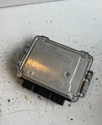Ford Focus Engine control unit/module 9M5112A650AF 0281015607