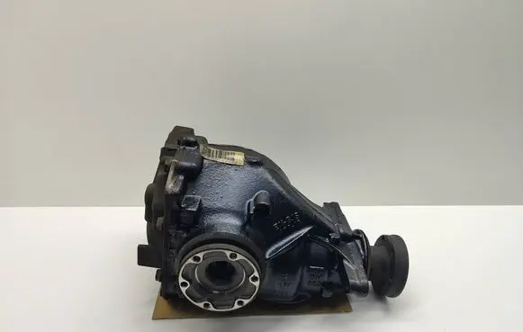 BMW 5 E60 E61 Rear differential 7570470 33107570470 33107570471