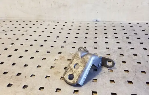 Nissan X-Trail T31 Front door upper hinge