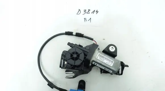 Mercedes-Benz C W204 Seat belt adjustment motor A2058600182