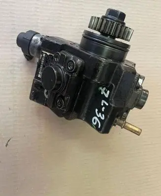 Renault Trafic III (X82) Fuel injection high pressure pump 167005114R 0445010406 7295727
