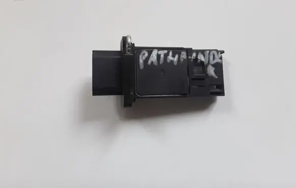 Nissan Pathfinder R51 Mass air flow meter AFH70M38