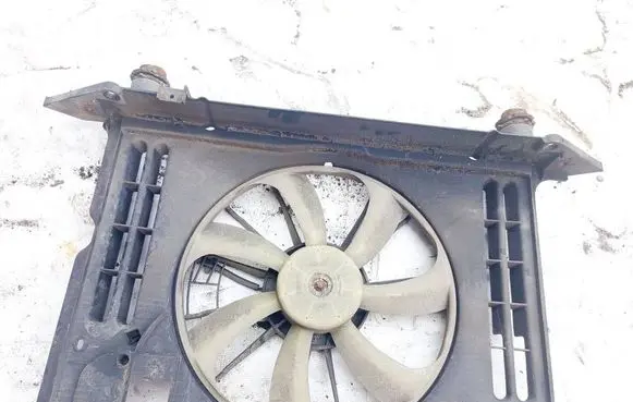 Toyota Avensis T270 Radiator cooling fan shroud 160400D340