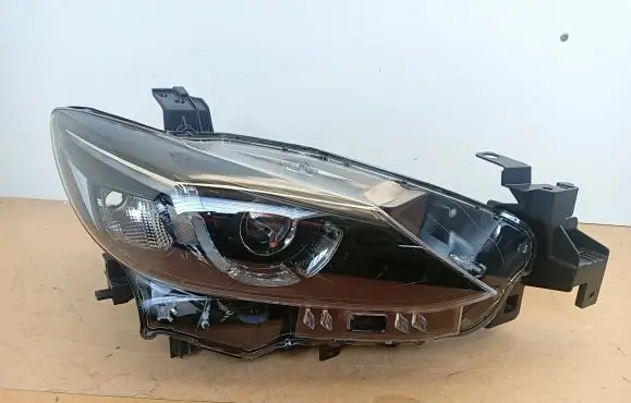 Mazda 6 Headlight/headlamp GRF551030