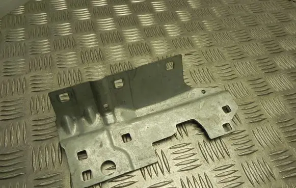 Mercedes-Benz S W222 EGR valve cooler bracket A2227870542 VD18245