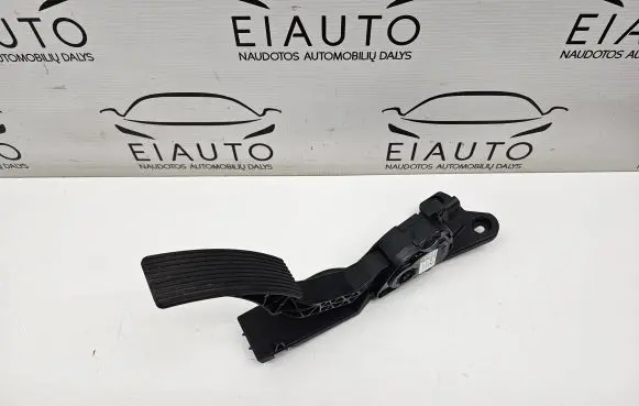 Mercedes-Benz GL X166 Accelerator throttle pedal A1663000004 6PV93396603
