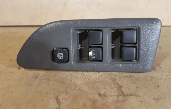 Nissan Almera Electric window control switch