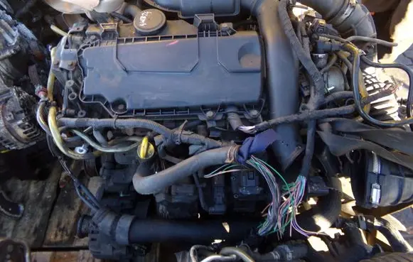 Opel Vivaro Engine M9R630 4HTR24
