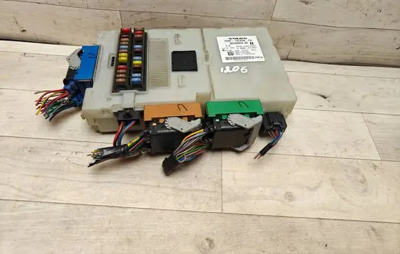 Volvo V70 Fuse module 7G9T14C256FA 30765624AE 3659AF01125TP