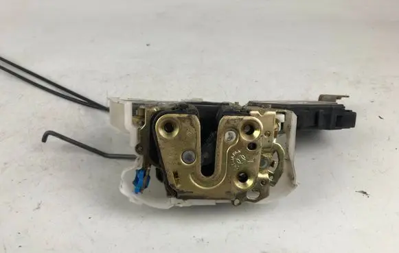 Subaru Forester SG Front door lock 61032SA070