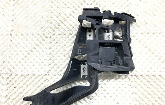 Mercedes-Benz GLE W167 Rear bumper mounting bracket A1678804000