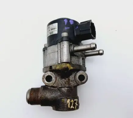 Nissan Almera N16 EGR valve 147105M001