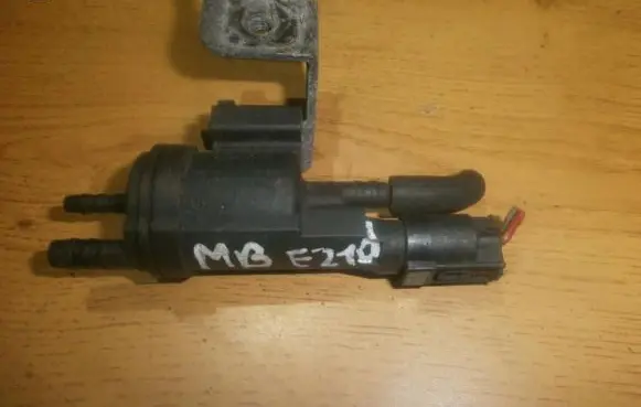 Mercedes-Benz E W210 Turbo solenoid valve 0025401497