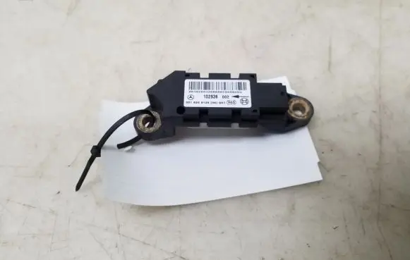 Mercedes-Benz CLS C219 Airbag deployment crash/impact sensor A0018209126