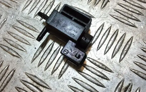 Volvo V70 Turbo solenoid valve 8699233