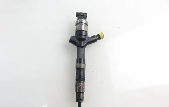 Toyota Corolla E120 E130 Fuel injector 236700G010