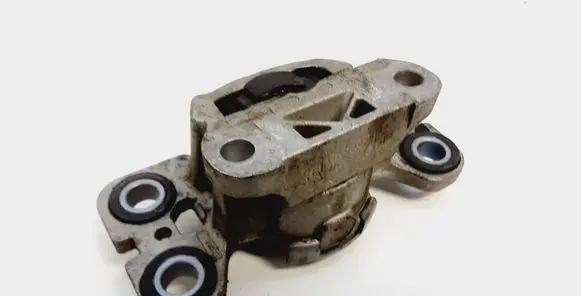 Volvo XC60 Engine mount bracket 8G9N7M121CA