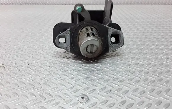 Mazda 6 Tailgate exterior lock 