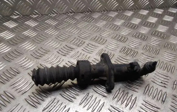 Clutch slave cylinder