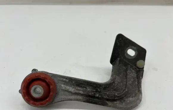 Peugeot 3008 III Intercooler pipe mounting bracket 
