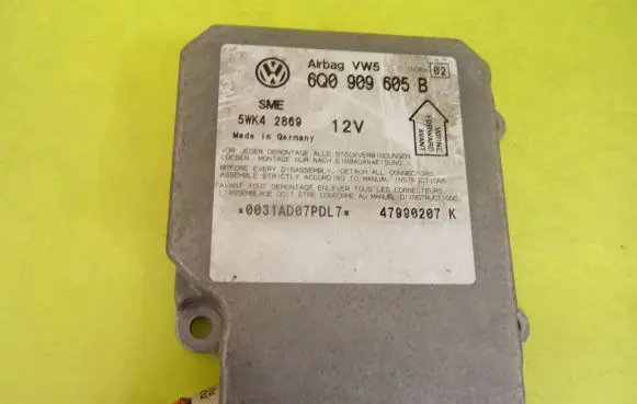Volkswagen PASSAT B5 Airbag control unit/module 6Q0909605B