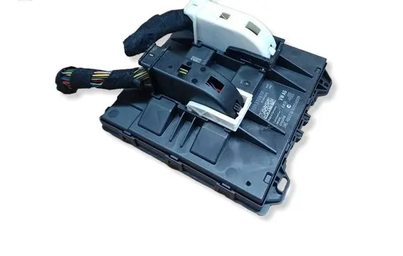 Skoda Rapid (NH) Comfort/convenience module 6R0937087P 5WK50581 A2C82269100