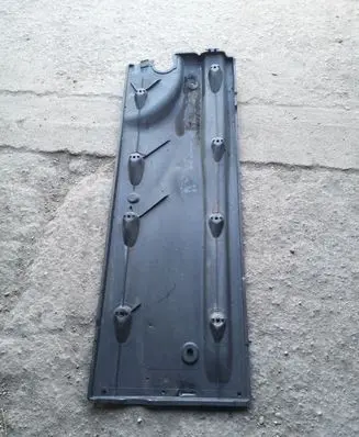 Volkswagen PASSAT B7 USA Side bottom protection 561825201